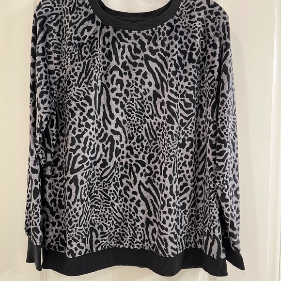 Secret Treasures Tops - Secret Treasures Long Sleeve Animal Print Blouse--Size Large (12-14)